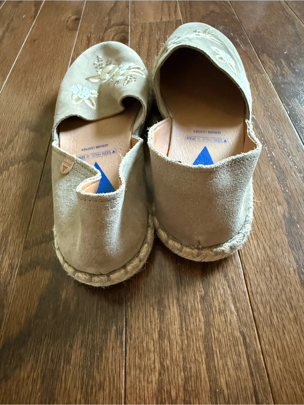 Verbenas Women’s Beige Embroidered Suede Espadrilles size 40 EU